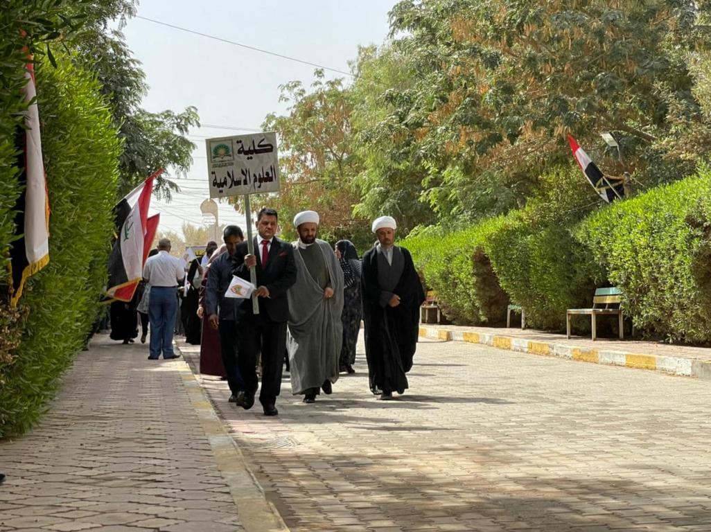 ترديد قسم التخرج وعهد الوفاء 