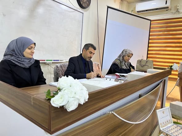 كلية الصيدلة في جامعة أهل البيت (عليهم السلام) تناقش بحوث تخرج طلبة المرحلة الخامسة بحضور عمادة الكلية